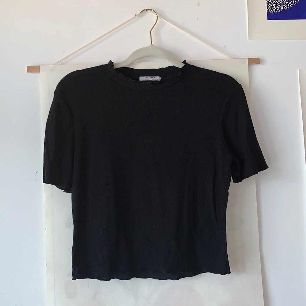 Black ribbed crop top